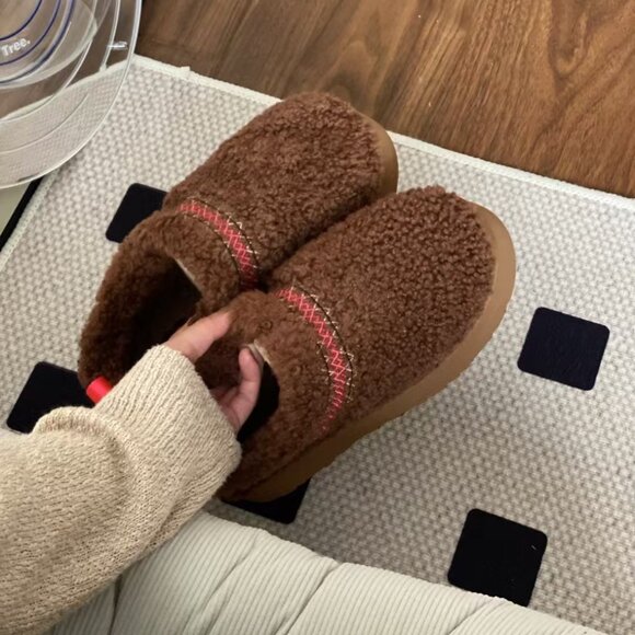 UGG TAZZ BRAID PLATFORM SHEEP FUR SLIPPER - Picture 7 of 9